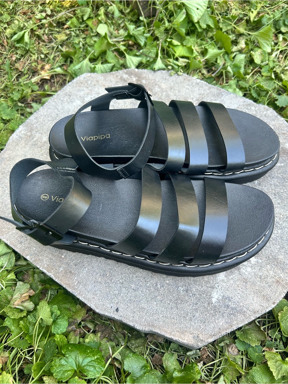 Viapipa Black Strappy Platform Sandals